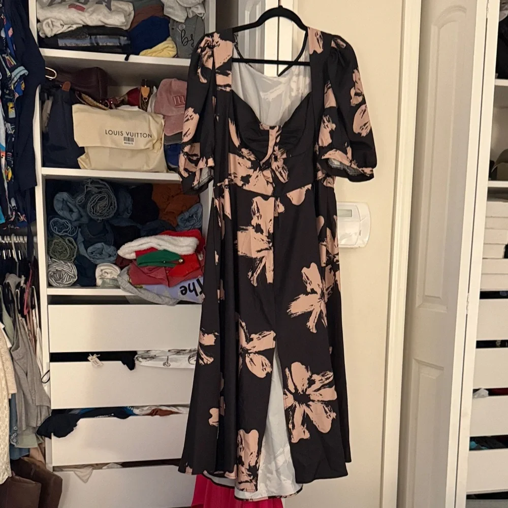 Floral Black and Tan Dress - Picture 2 of 2